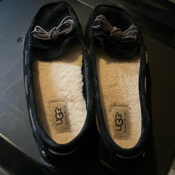 Ugg moccasins - Picture 2 of 2